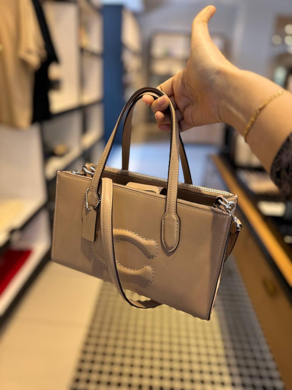Coach Nina 25 Mini totebag With Ogbox Carrybag