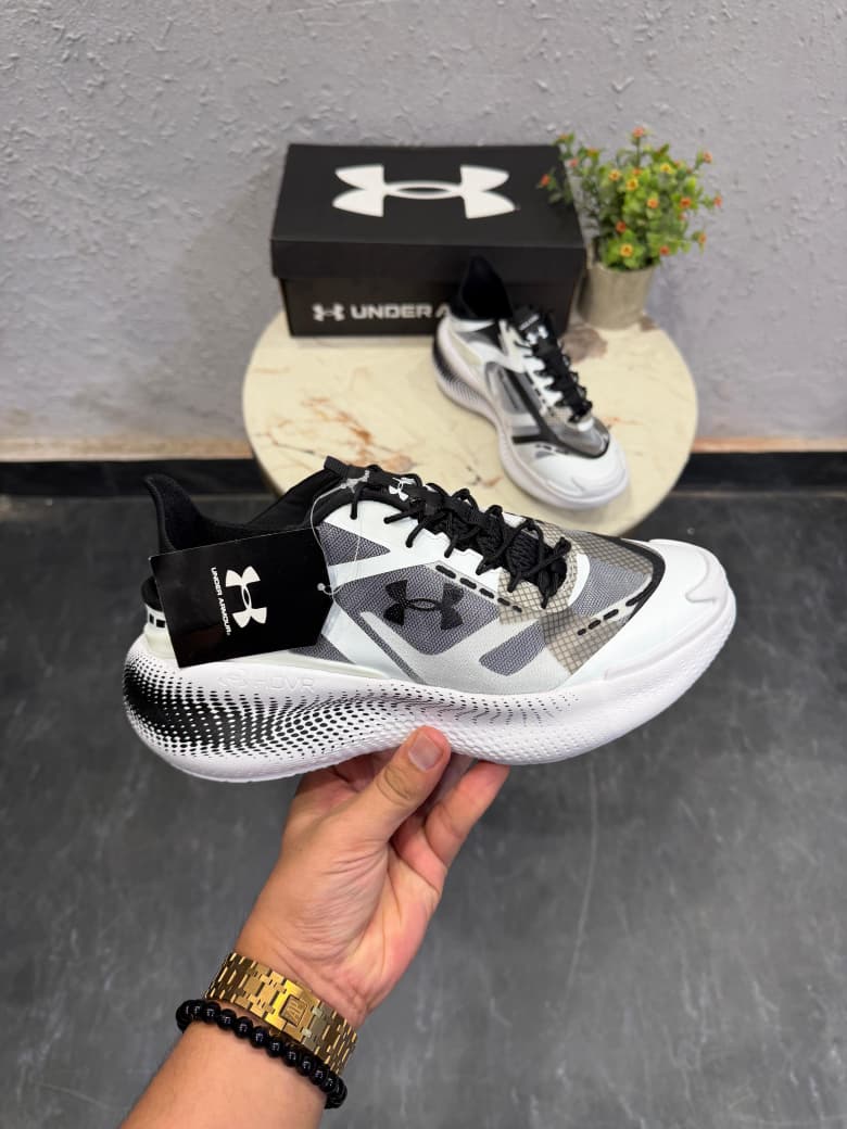 UNDER ARMOUR ECHO SLIPSPEED