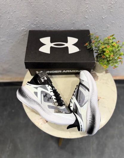 UNDER ARMOUR ECHO SLIPSPEED