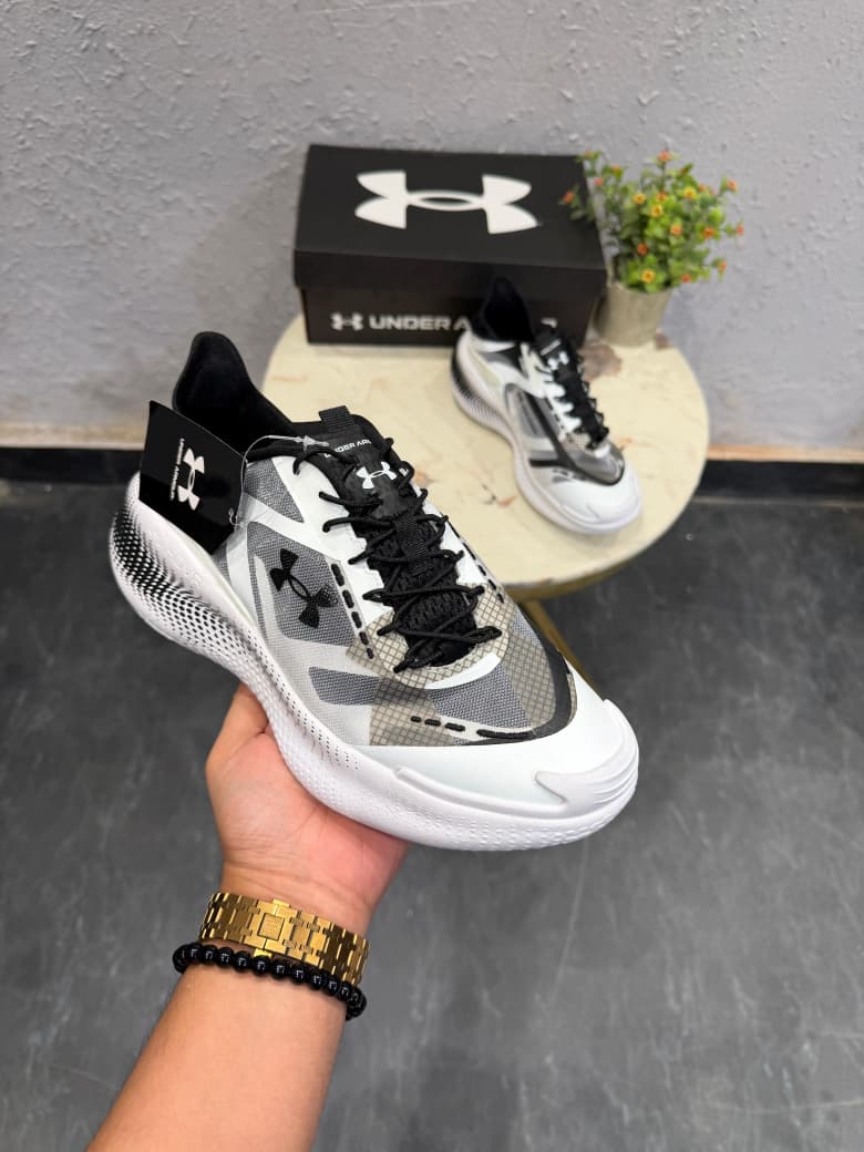 UNDER ARMOUR ECHO SLIPSPEED