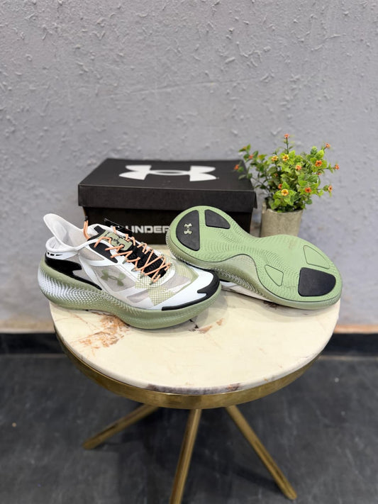 UNDER ARMOUR ECHO SLIPSPEED