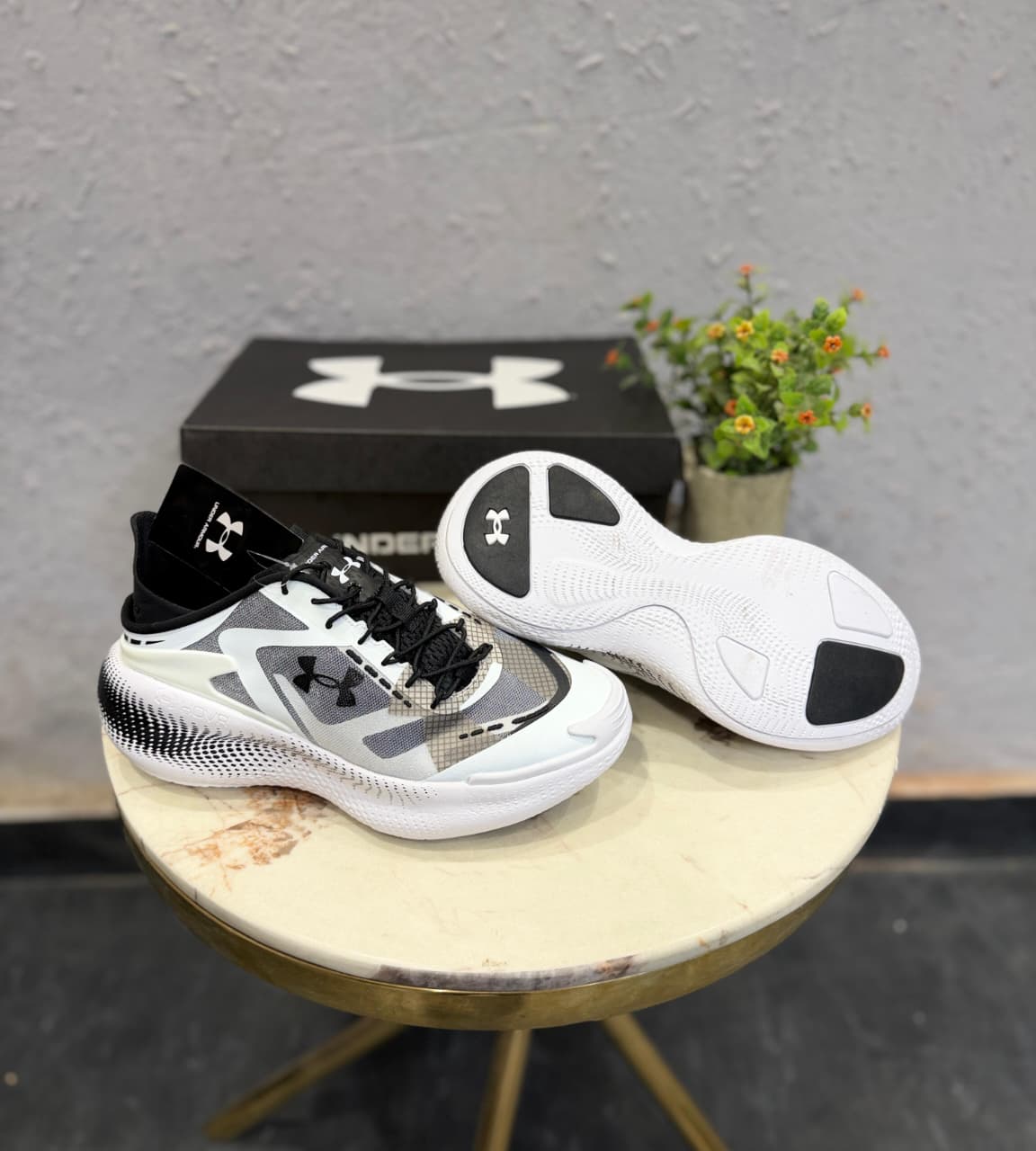 UNDER ARMOUR ECHO SLIPSPEED