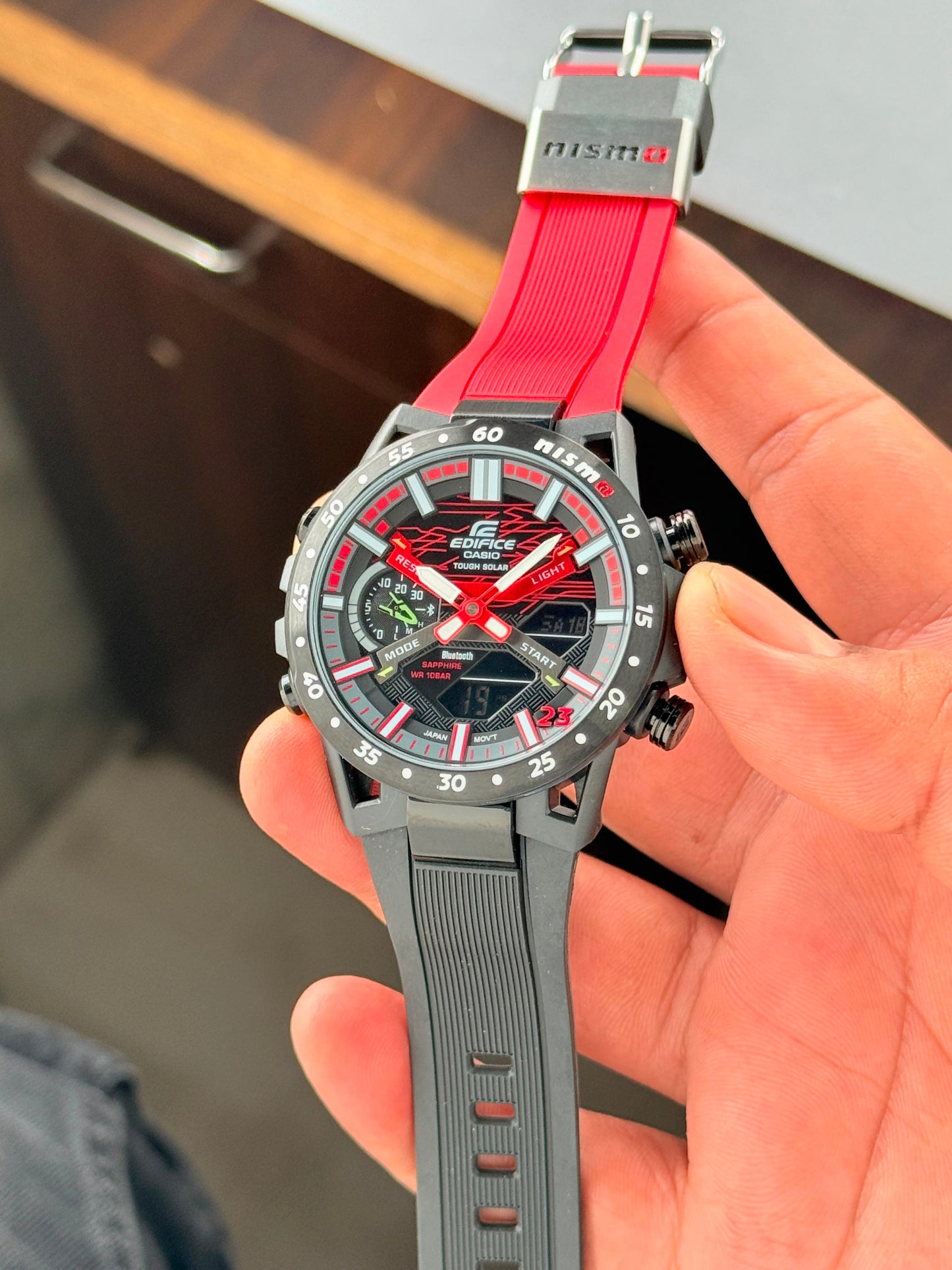Edifice Casio ECB-2000NIS