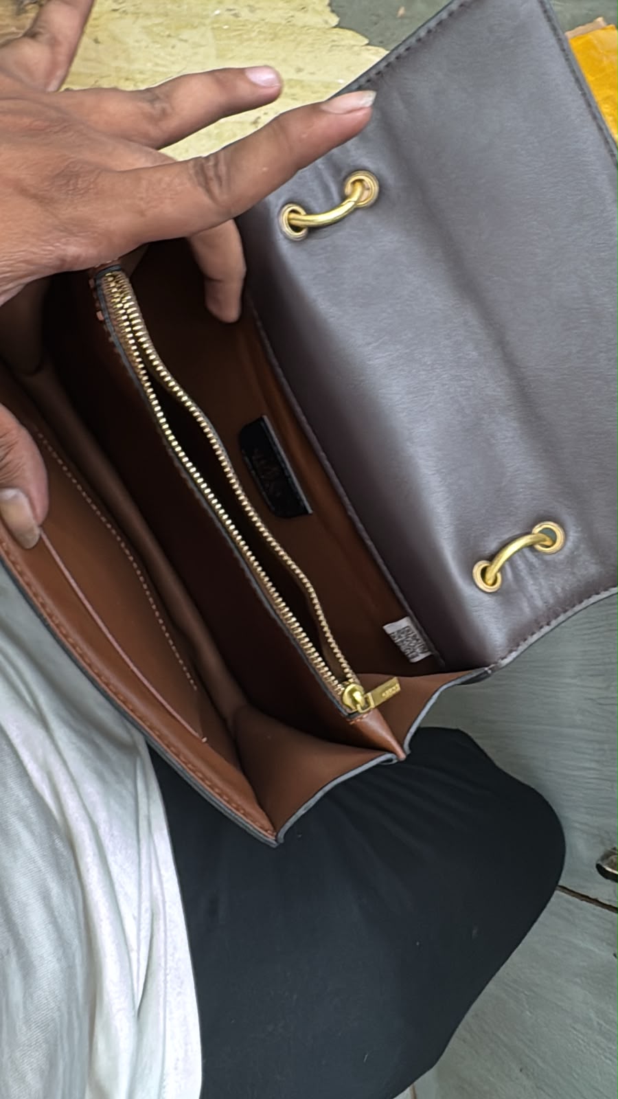 GUCCI PADLOCK QUEEN MARGARET BEE PRESS LOCK SHOULDER BAG