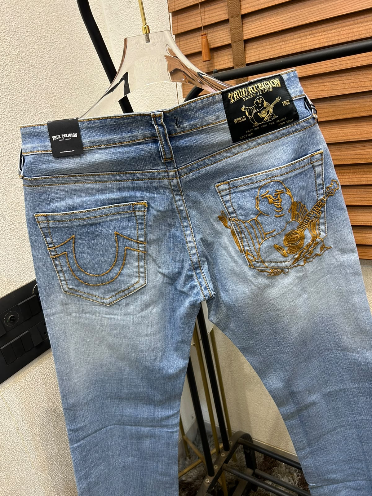 TRUE RELIGION IMPORTED POCKET HEAVY EMBROIDERED BOOT CUT DENIM*