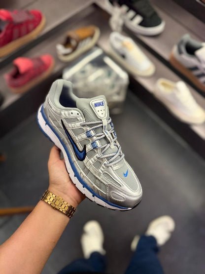 NIKE P-6000 TRAINER METALLIC BLUE TICK