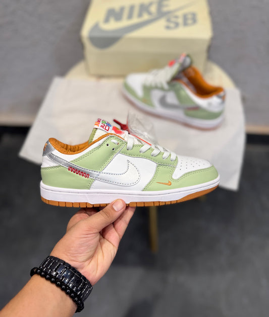 NIKE SB DUNK CHINESE YEAR OF SNAKE 2025