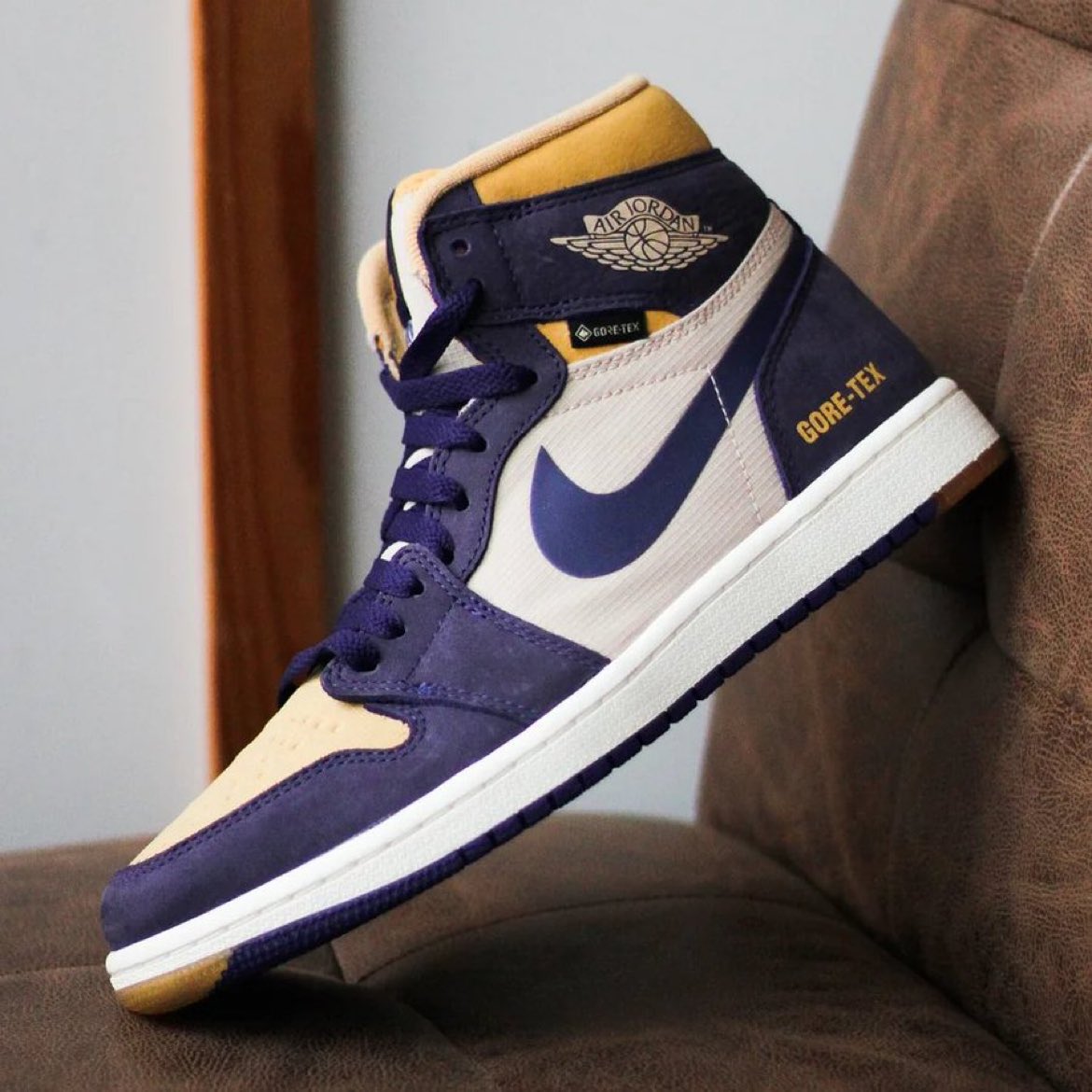 Nike Air Jordan Retro 1 Element Gore Tex Sky J Purple