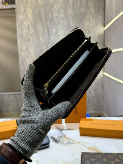 LOUIS VUITTON Chained Wallet with box bill dust cover