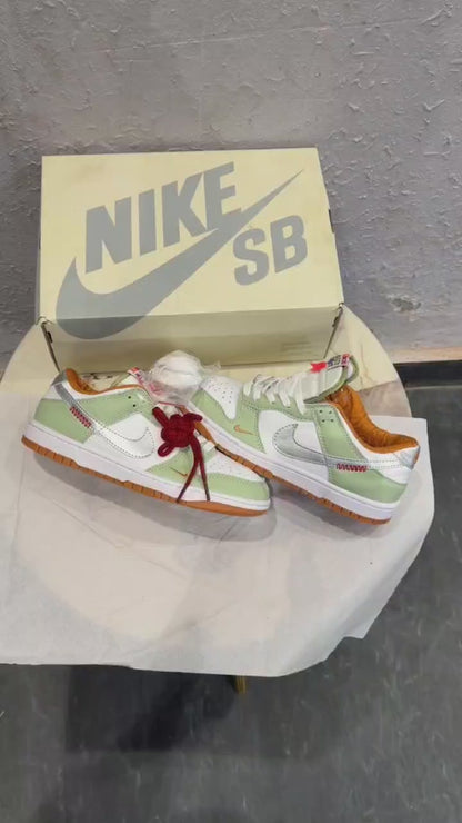 NIKE SB DUNK CHINESE YEAR OF SNAKE 2025
